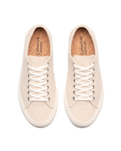 Baan Natural trainers, top view showing cork insoles and natural laces