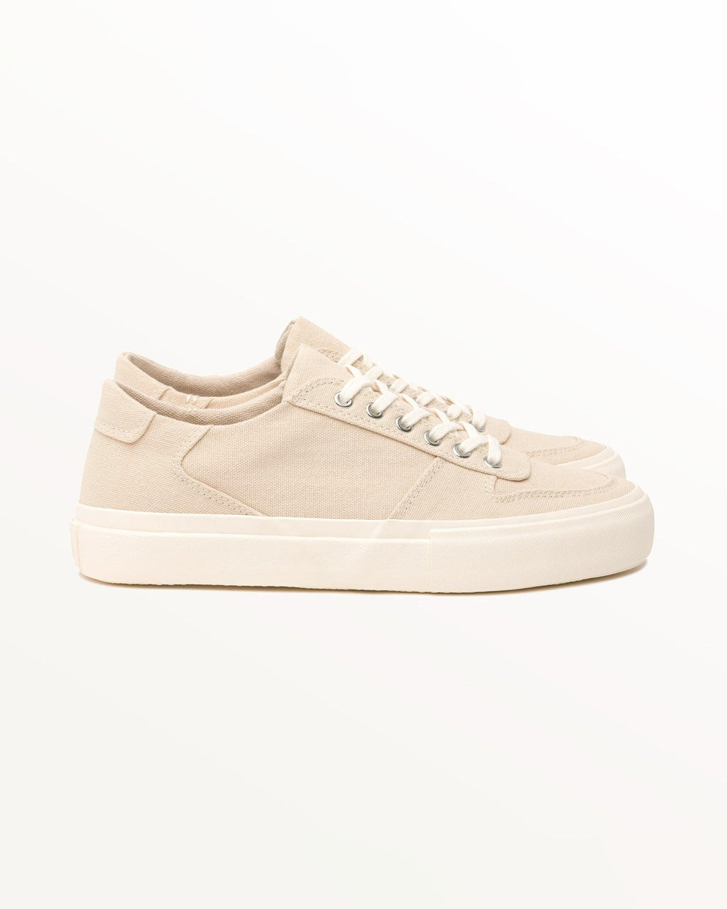Bal Natural low-top trainer, side view in natural organic cotton canvas with off-white rubber sole