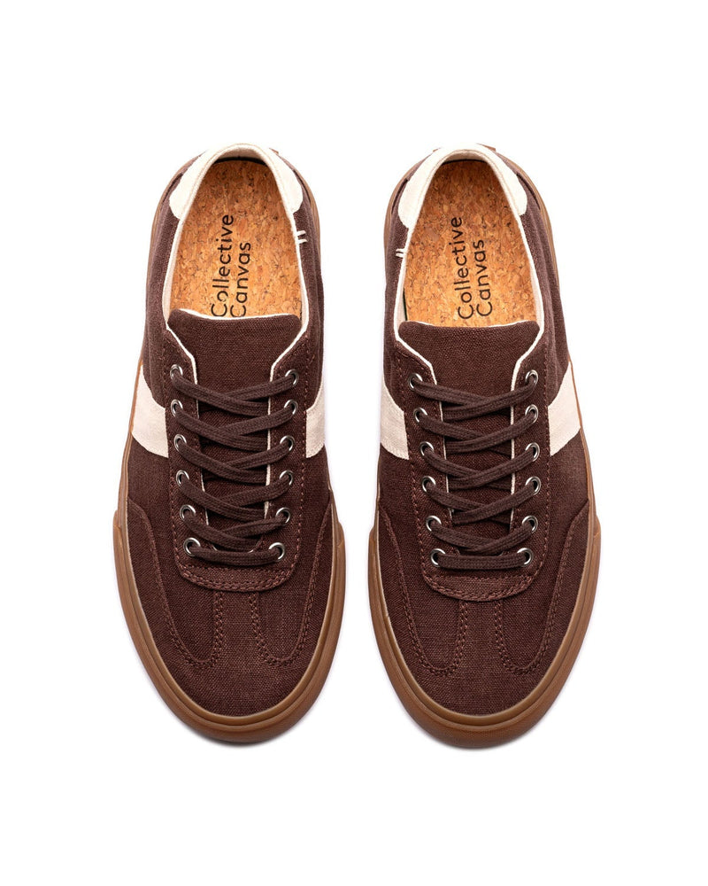 Veld Hemp trainers in Coffee/Ecru, top view showing cork insoles and brown laces